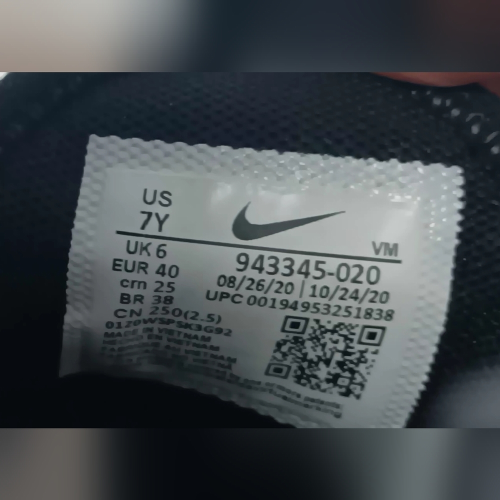 Nike Air Max 270 Black with Pink and Gray Accents - Picture 2 of 6